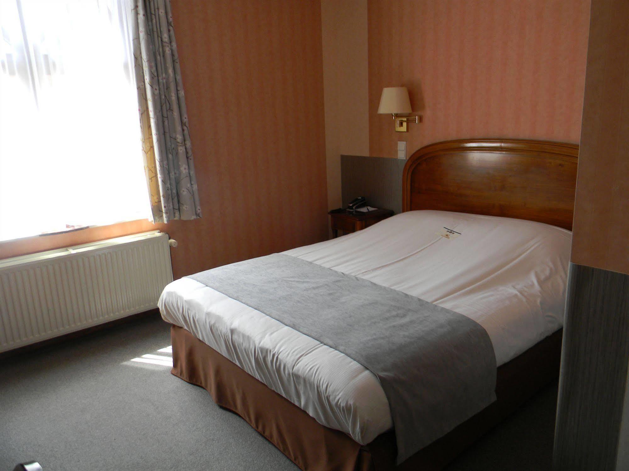 Hotel Du Roy Буйон Екстериор снимка